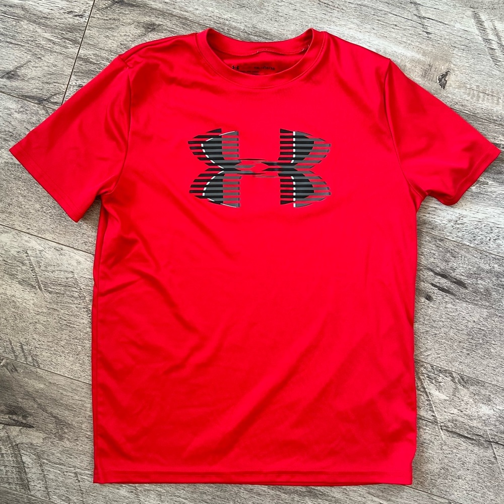 Under Armour Boys HeatGear Short Sleeved Shirt Size: YXL Color: Red/Black/Gray